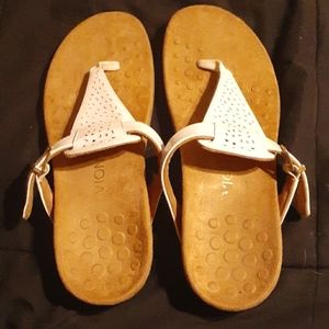 Vionic sandals size 9